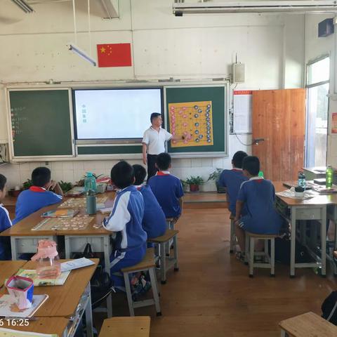 英才小学社团“中国象棋"智慧的体操