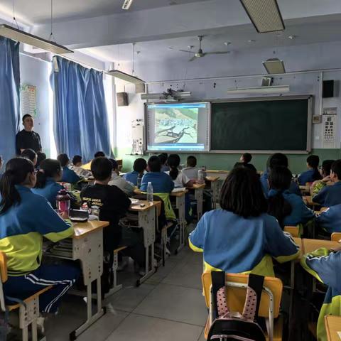 万全区开展防灾减灾知识“进学校”宣传活动暨地震应急疏散演练活动