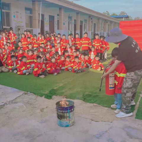 曹县安蔡楼镇望鲁集南街幼儿园消防安全演练活动