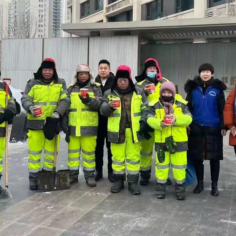 城乡路街道翡翠城社区开展“腊八送温情，‘粥’到暖人心”志愿服务活动