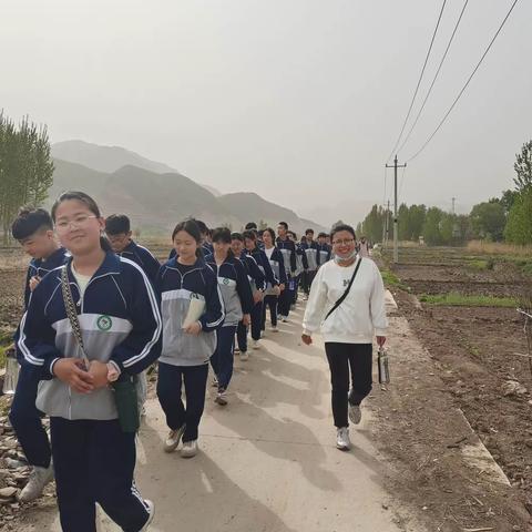 “亲近大自然，感恩励志行”---第五中学与原曲中学城乡融合活动纪实（二）