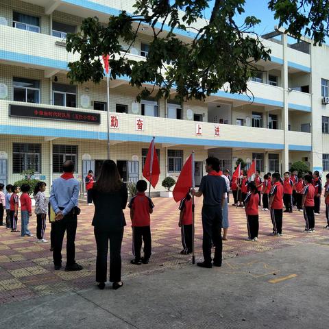 五社小学建队节活动报道