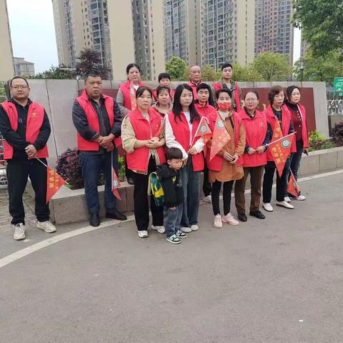 暖心“护学岗”，孩子的“守护神”之五（6）班执勤记