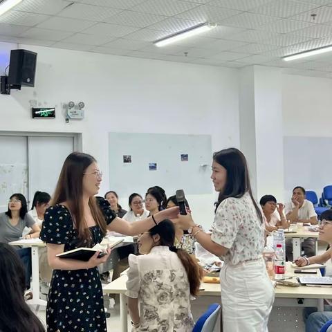 华二黄中附属小学教师培训会