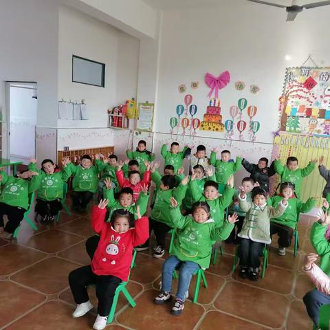 《快乐相伴，见证成长》