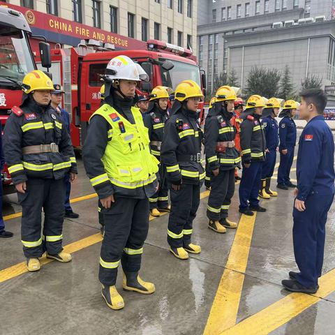 锦阳新城消防救援站开展接警出动训练——强化指战员执勤备战意识