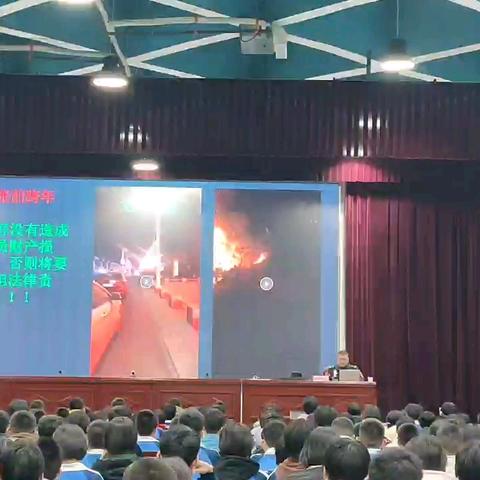 法治之光，照亮校园之路——涉县第六中学法治进校园专题活动