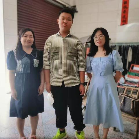 上栗县金山镇中心小学﻿六（5）班2025年暑期家访活动：爱在家访路上延伸