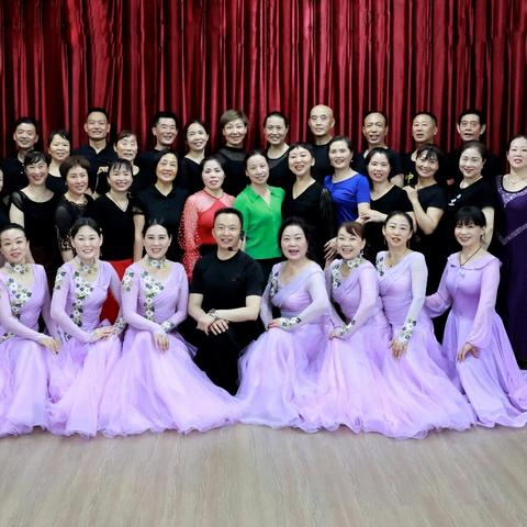 舞动春风，享乐生活 夷陵区老年大学交谊舞研修班第一节课