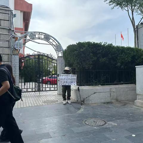 洒金桥畔：爱为困境者铺就暖心路