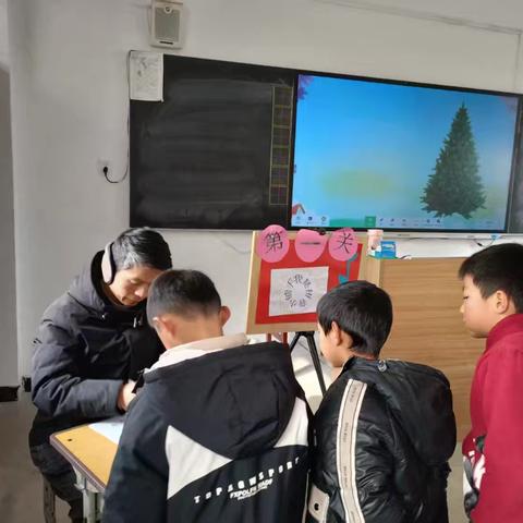 枣林二小举行一、二年级无纸化测评活动