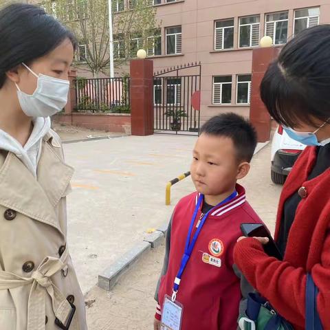 家访，一场温暖行走的教育——滦南县第四实验小学二年级家访活动