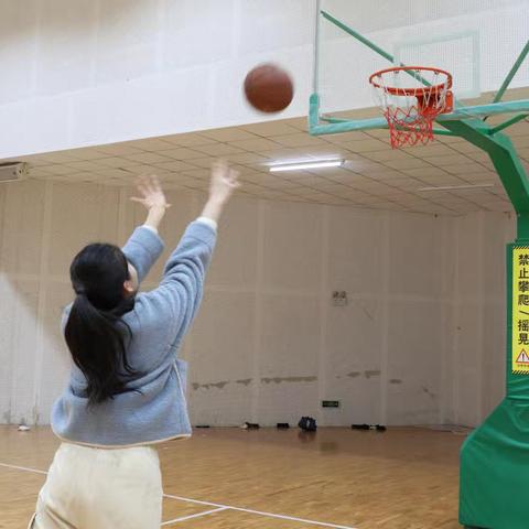 琥珀之光｜燃情冬日，一起“趣”运动——合肥市琥珀名城小学教育集团包公分校举行2024年教职工趣味运动会