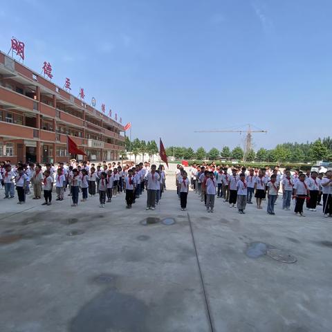 学习二十大，争做好少年——明德小学新队员入队仪式