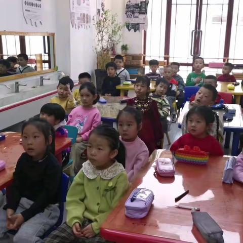 恒吉利幼儿园大一班10月总结