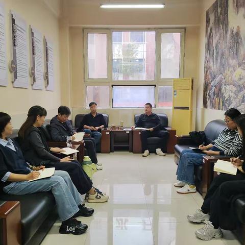 转变工作思路，突出活动中心公益属性——青少年活动中心召开转型会议