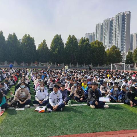 不负韶华 砥砺奋进——滕东中学八年级期中检测总结表彰大会纪实