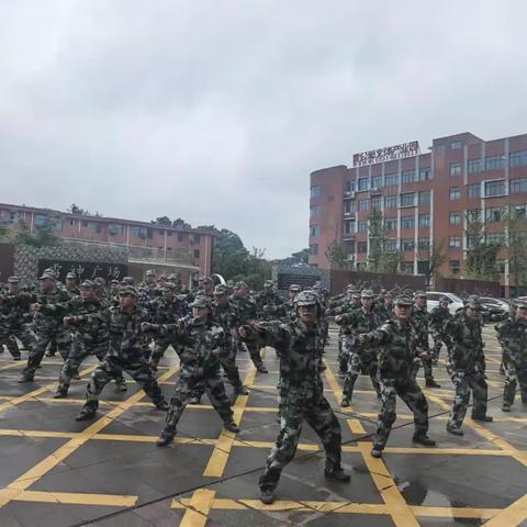 青舟启航 | 军训第三天，听听TA们怎么说