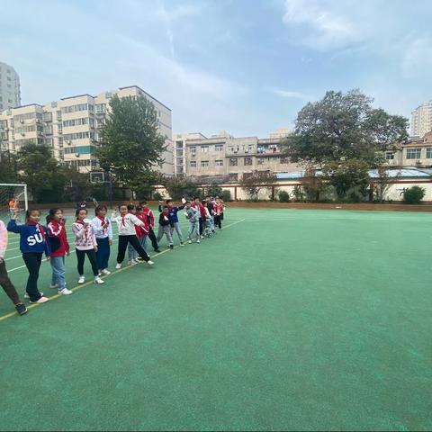 希望小学餐饮部——希望小学五年级三班纸飞机活动