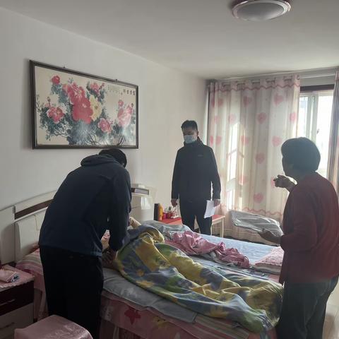 温馨服务在社区 上门办证暖人心