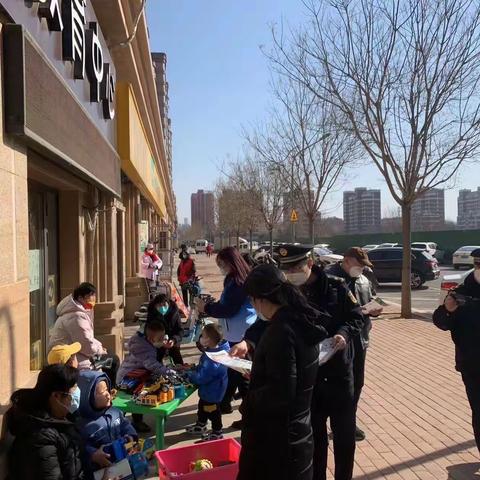 垃圾分类进商铺 文明新风共践行