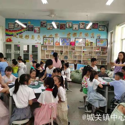 走进形与色的世界，发掘美的真谛！----城关镇中心小学进行科学实验测试。