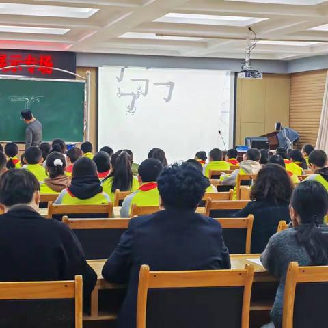 享受缤纷特色课程 点亮童年多彩梦想一 乌鲁木齐市第五十一中学雅健特色课程展示