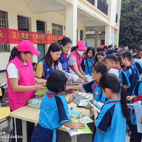 【抱由镇团委】 抱由镇开展进校园“爱苗护苗，守护成长”宣传活动