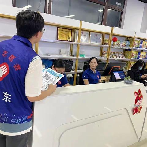 抱由镇团委开展“拒绝‘套代购’，青春建功自贸港”宣传活动