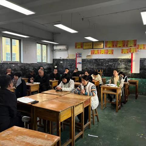 奋楫笃行，再攀新高——梁山县韩垓镇初级中学初三级部期中考试成绩分析会