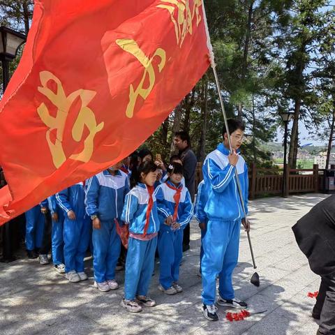 缅怀革命英烈，争当红色少年——油墩街镇港湖小学爱国主义活动纪实