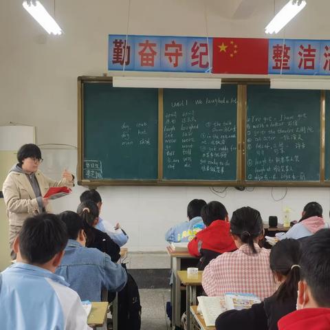 教以共进，研以致远——汝阳县内埠镇南坡小学开展听评课活动