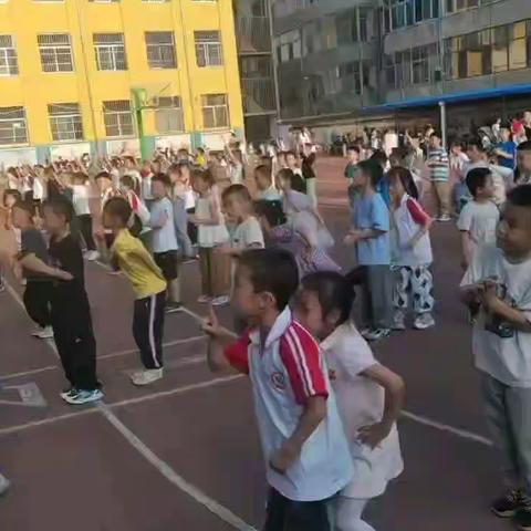 红领巾 爱祖国 ——记河渠小学一年级2306班的精彩时刻