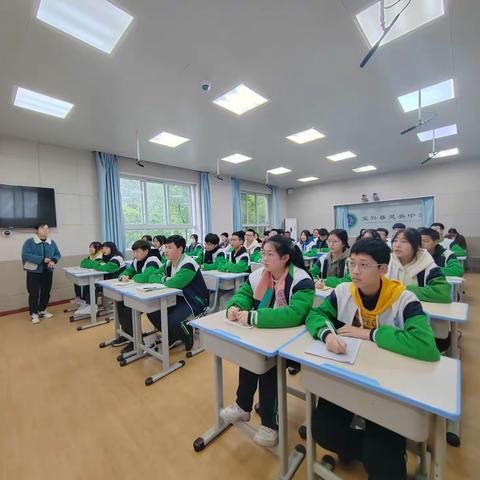 教研同行，“英”你精彩——记宝兴县中小学英语工作室初中组中考复习研讨会