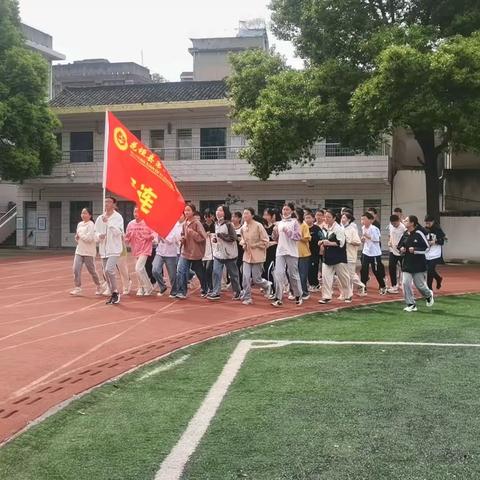 年华似水，青春如火