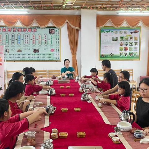 月圆人团圆 中秋茶意浓--恩平市冯如小学大槐分校开展中秋品茶会活动