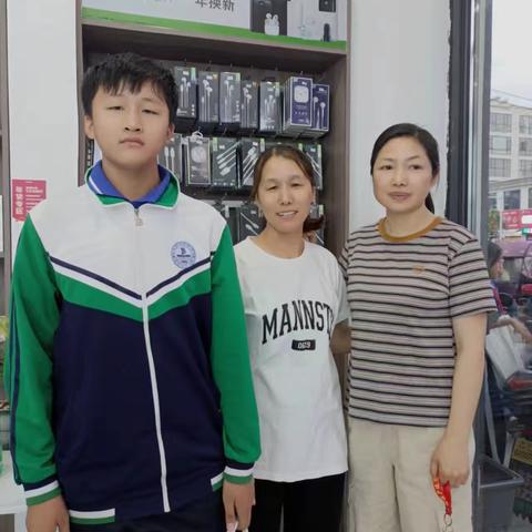 家访暖人心，共育促成长——淮滨县实验小学五12班家访活动