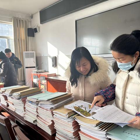 “展常规以评促教，共学习见贤思齐”——济宁市第十三中学红星校区教学常规展评活动纪实