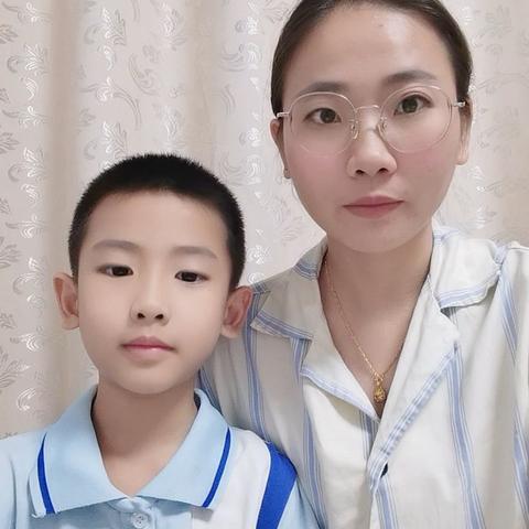 五指山市第三小学一（4）班亲子诵读《多话的乌龟》