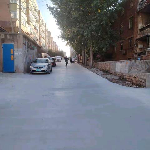 榆山街道翠屏社区：为民铺设“幸福路” 坑洼道路变坦途