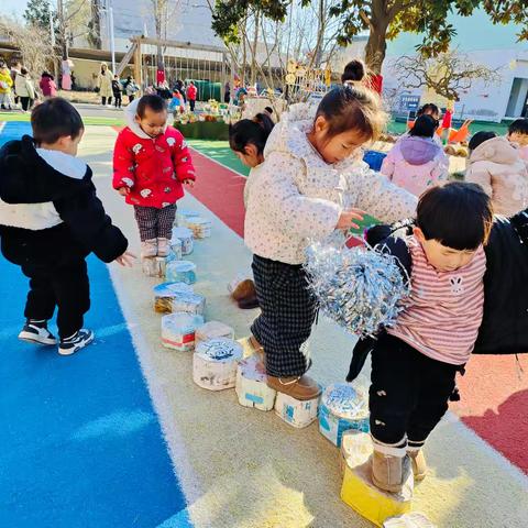 快乐成长：幼儿园户外活动的多彩瞬间