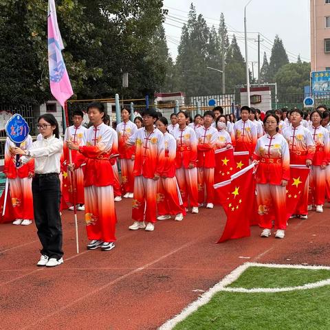 用汗水浇灌梦想，以拼搏熔铸希望——九（7）班运动会