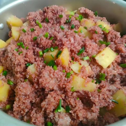 “每一道美食，都是一场味蕾的盛宴，让我们尽情享受这份美好。”