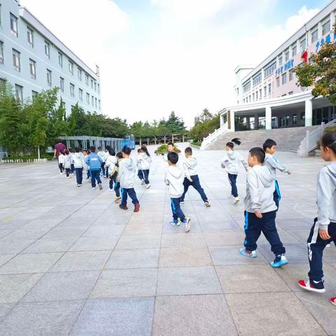 「校园主题」第五辑——威海市第二实验小学2023级1班