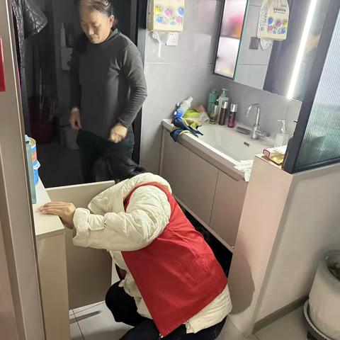 访民问暖知民意    网格服务有温度