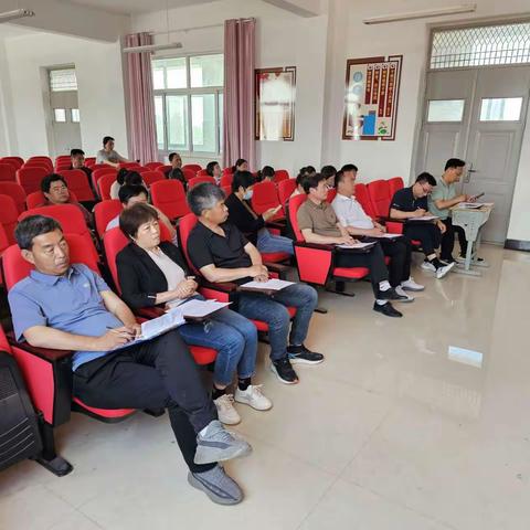 书香校园， 阅读圆梦——花园中学开展教师共读一本书阅读分享会