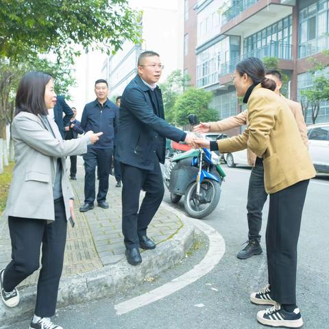 聚焦丨务川县教育局，务川旅投集团领导一行赴道真县水投集团校服调研考察！