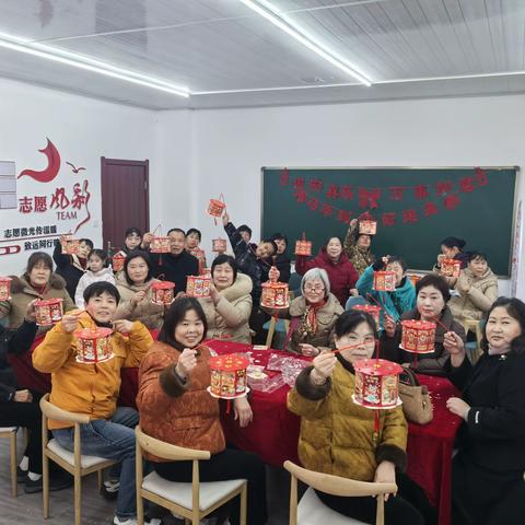 花灯映笑靥・共话团圆情