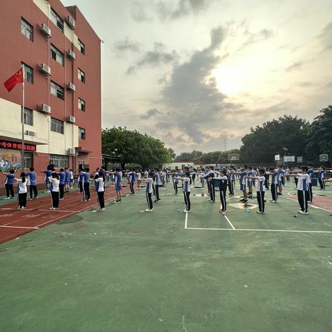 康艺学校九年级中考体育模拟测验