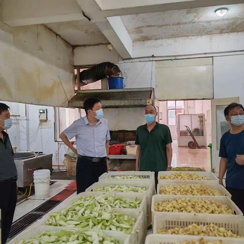 区领导王绍山到实验中学督导食品安全工作